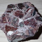 Terazzo-Bodenplatte mit asbesthaltigem Serpentinit